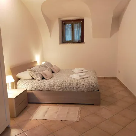 Dimora 5 Laghi -a Due Passi Dal Sirio شقة إيفريا